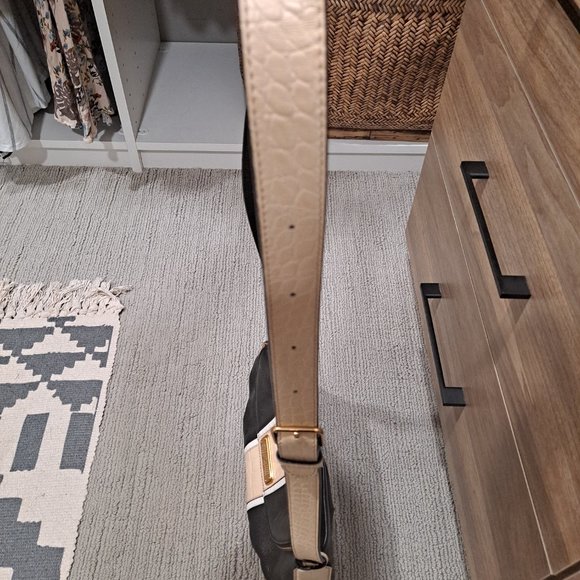 Marc by Marc Jacobs Leather Crossbody Purse - Picture 6 of 10